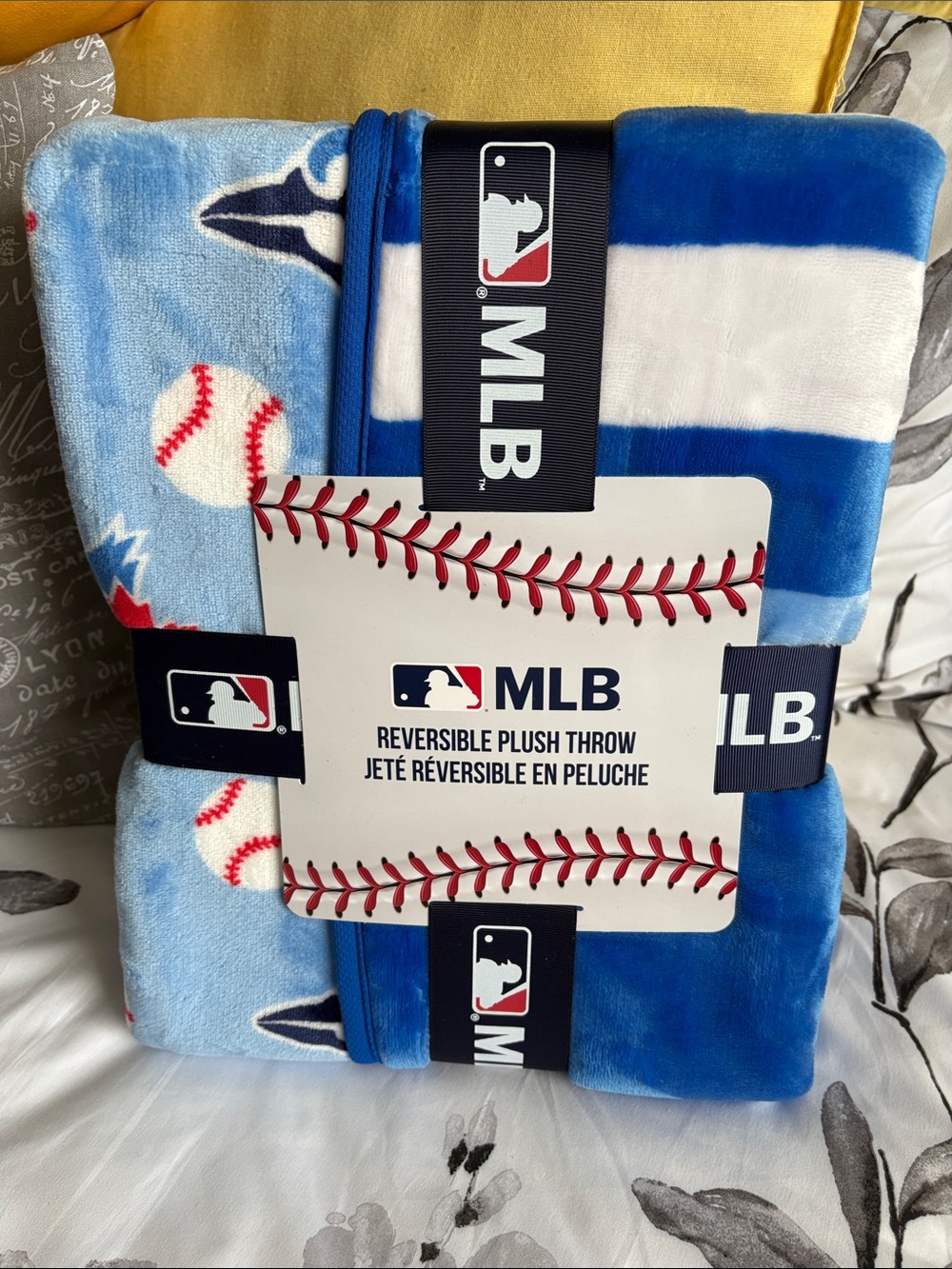 MLB Plush Reversible Throw Blanket - Blue Jays